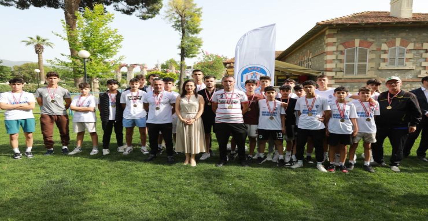 Başkan Filiz Yarımada Oyunlarına katılan sporcularla bir araya geldi