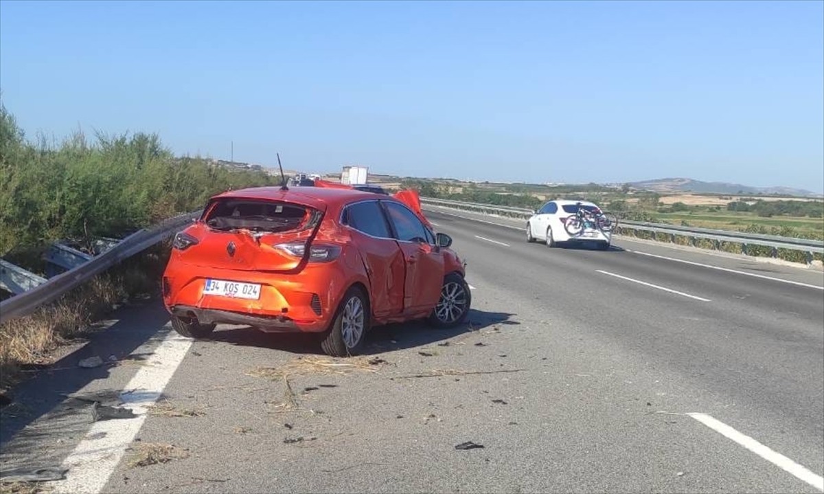 Bursa’nın Karacabey ilçesinde iki otomobilin çarpıştığı kazada 2’si çocuk 4 kişi...