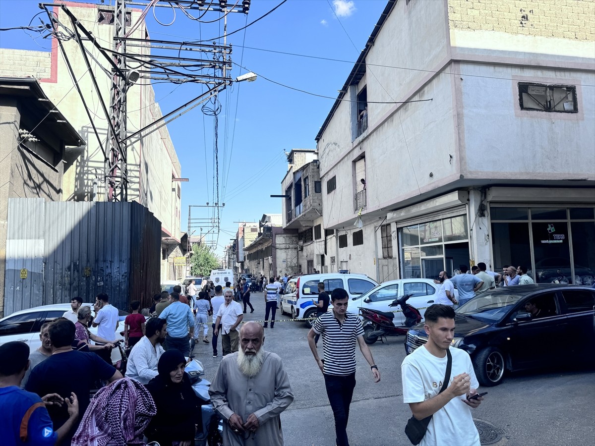 Gaziantep'in Şahinbey ilçesinde pres makinesine sıkışan bir işletmenin sahibi öldü. Polis ekipleri...