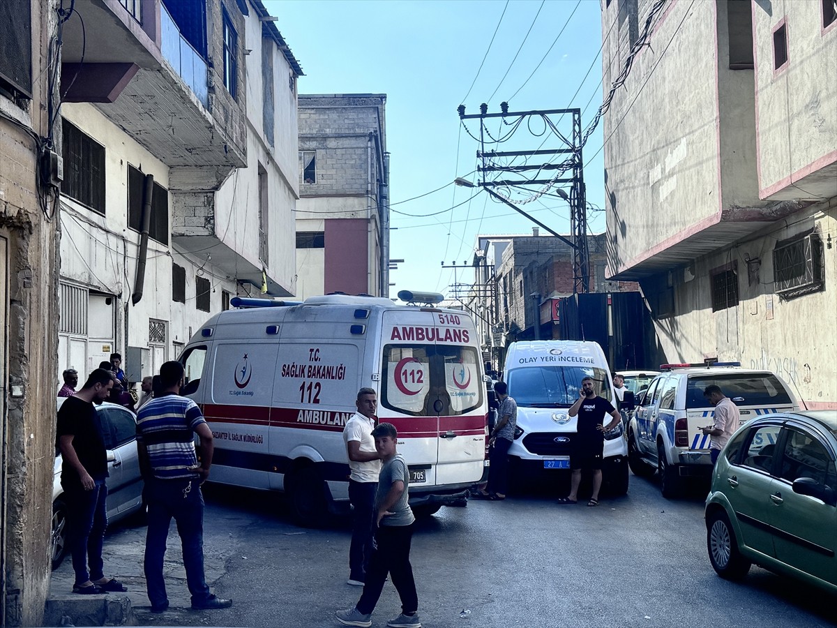 Gaziantep'in Şahinbey ilçesinde pres makinesine sıkışan bir işletmenin sahibi öldü. Polis ekipleri...