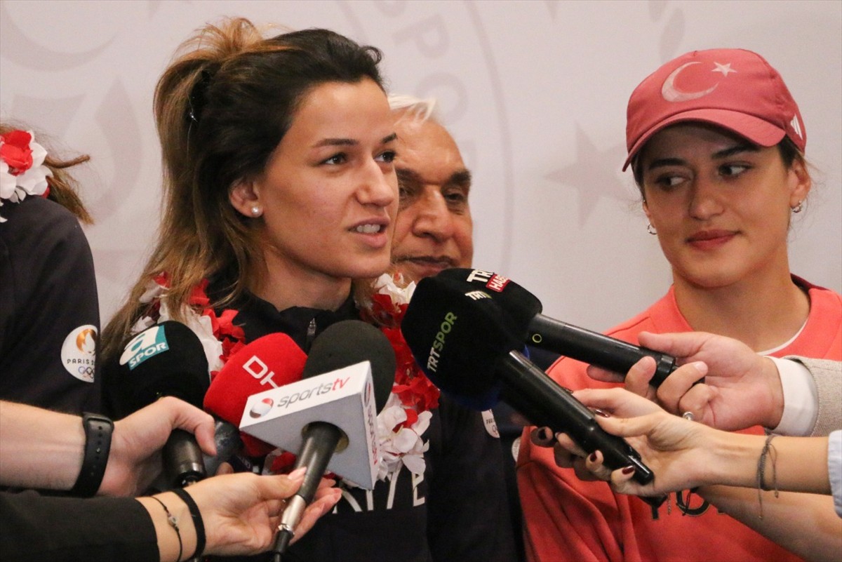 Paris 2024 Olimpiyat Oyunları'nda mücadele eden milli sporcular, yurda döndü. İstanbul...