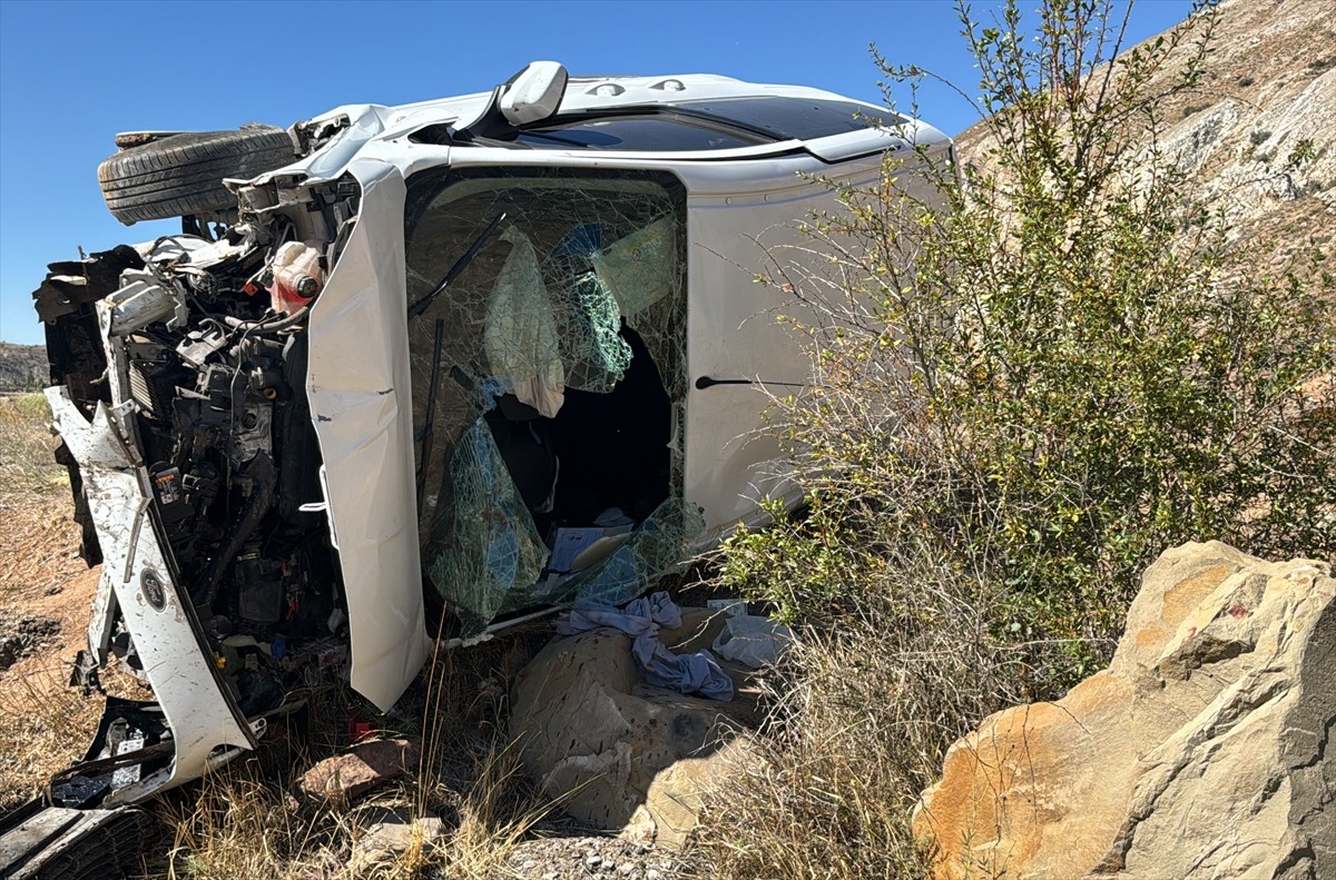 Sivas'ta meydana gelen trafik kazasında 6 kişi yaralandı.