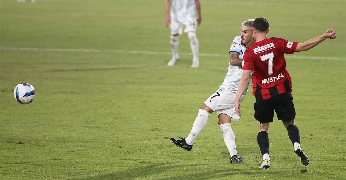 Trendyol Süper Lig'in ilk haftasında Sipay Bodrum FK ile Gaziantep FK takımları Bodrum İlçe...