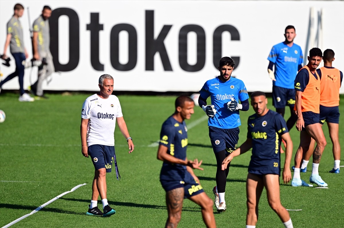 UEFA Şampiyonlar Ligi 3. eleme turu rövanşında yarın Fransa'nın Lille takımını konuk edecek...