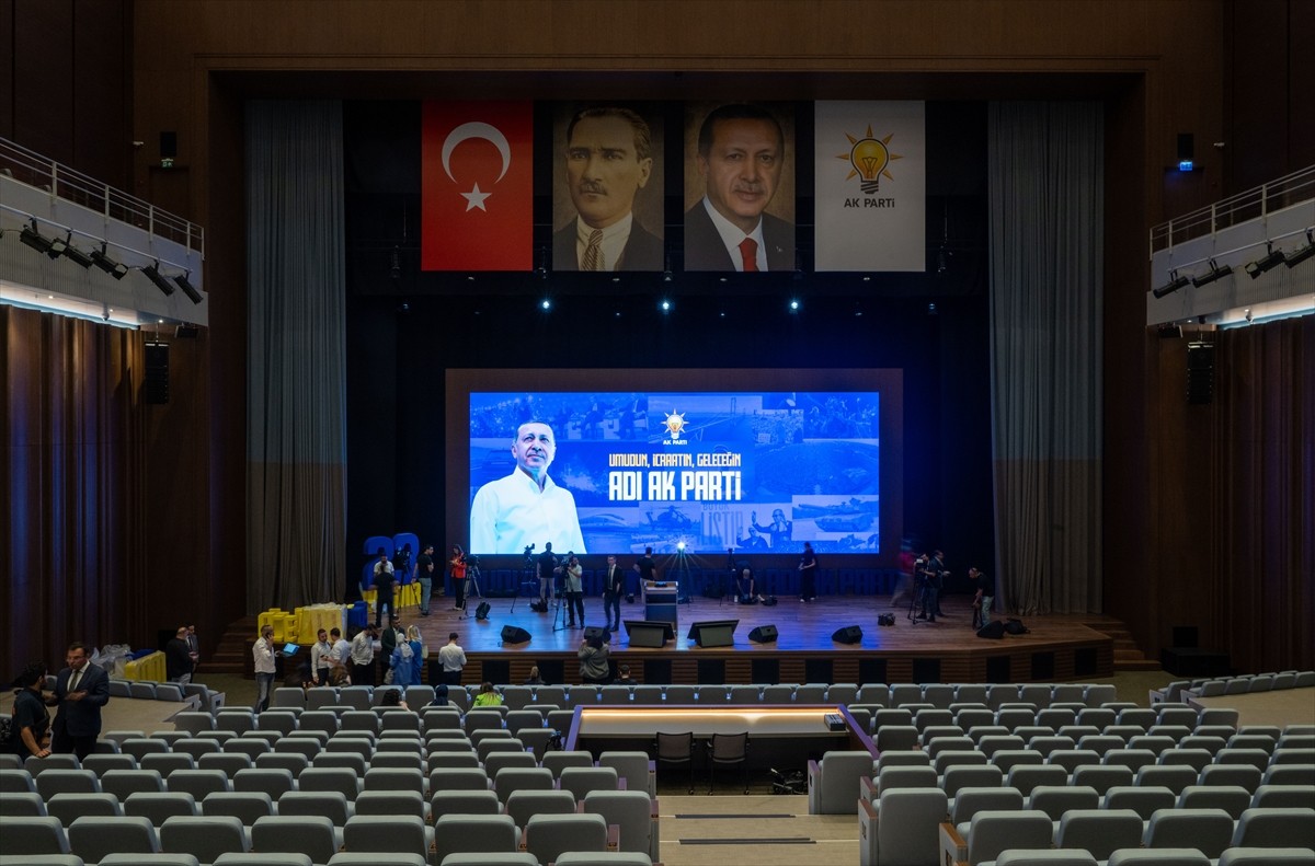 AK Parti Genel Başkan Yardımcısı Hamza Dağ (ortada), AK Parti'nin 23. Kuruluş Yıl Dönümü Programı...