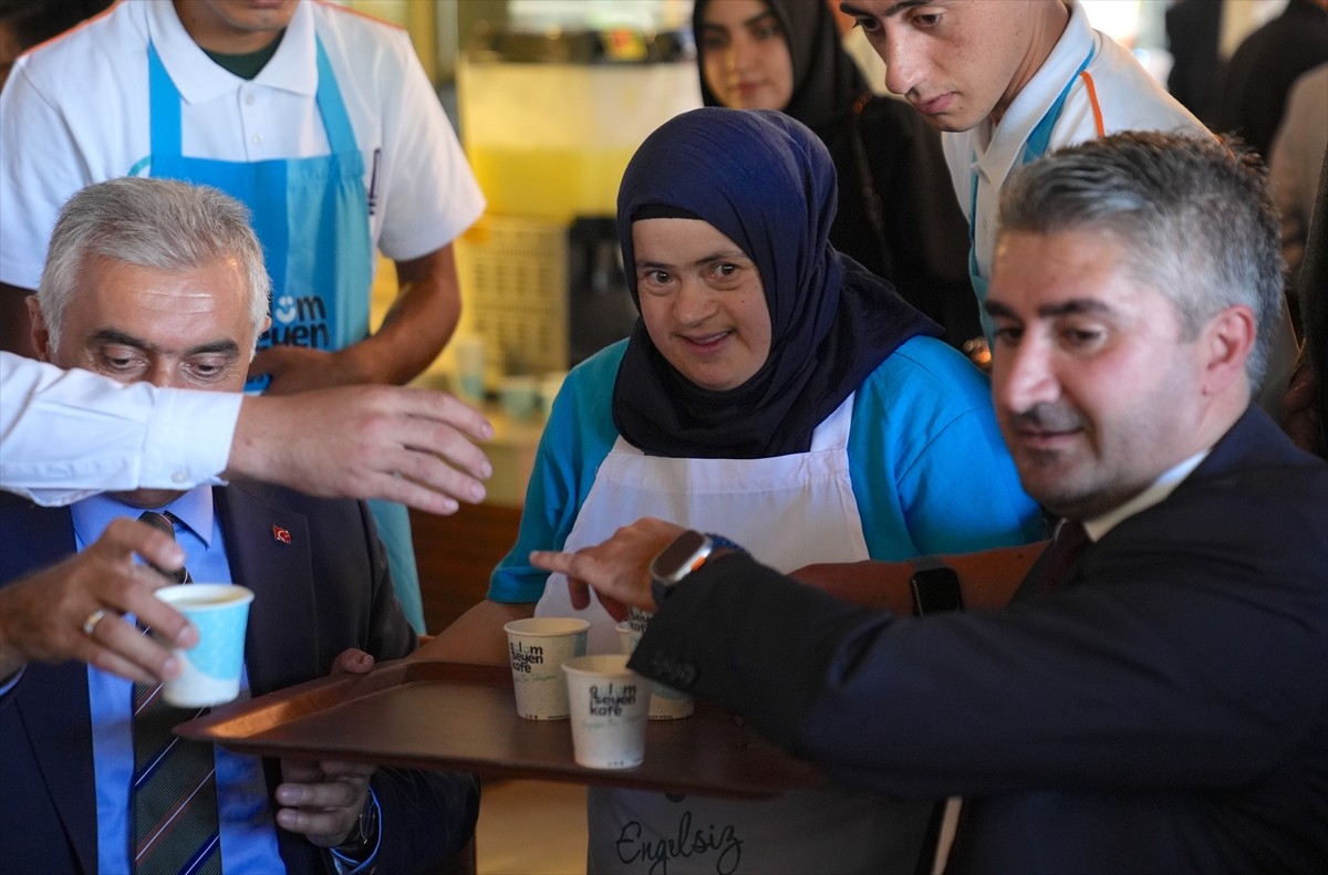 Erzurum Büyükşehir Belediyesince otizmli ve down sendromlu bireylerin istihdam edildiği...