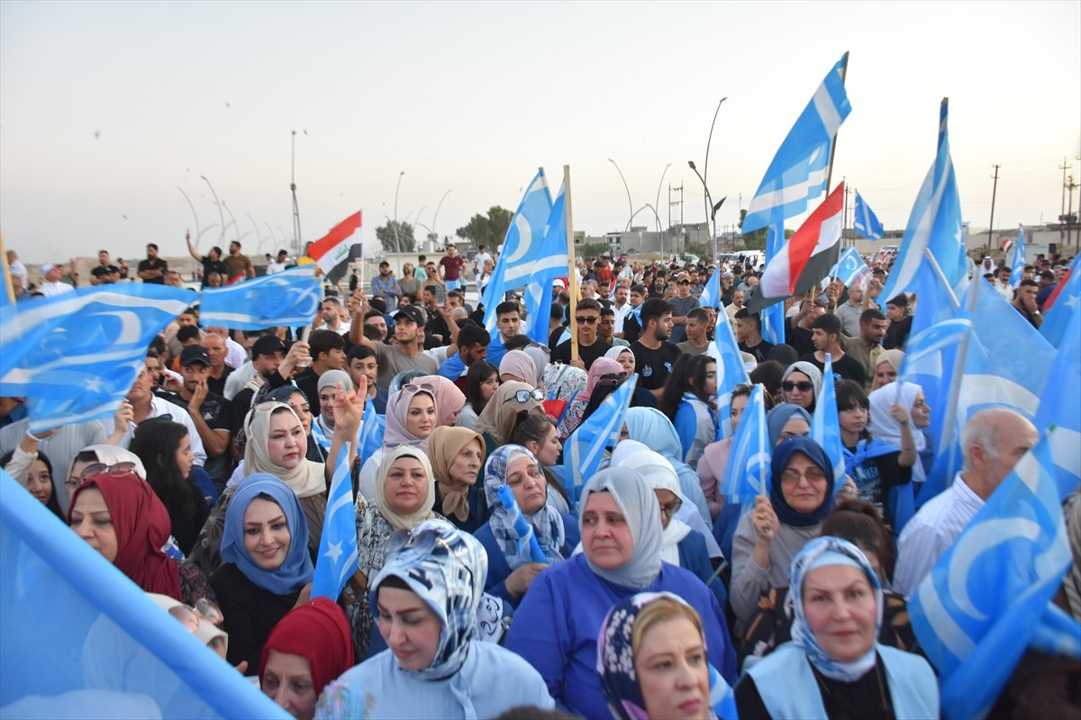 Irak'ın Kerkük kentinde Türkmenler, Irak Türkmen Cephesi'nin (ITC) çağrısı üzerine Kürdistan...