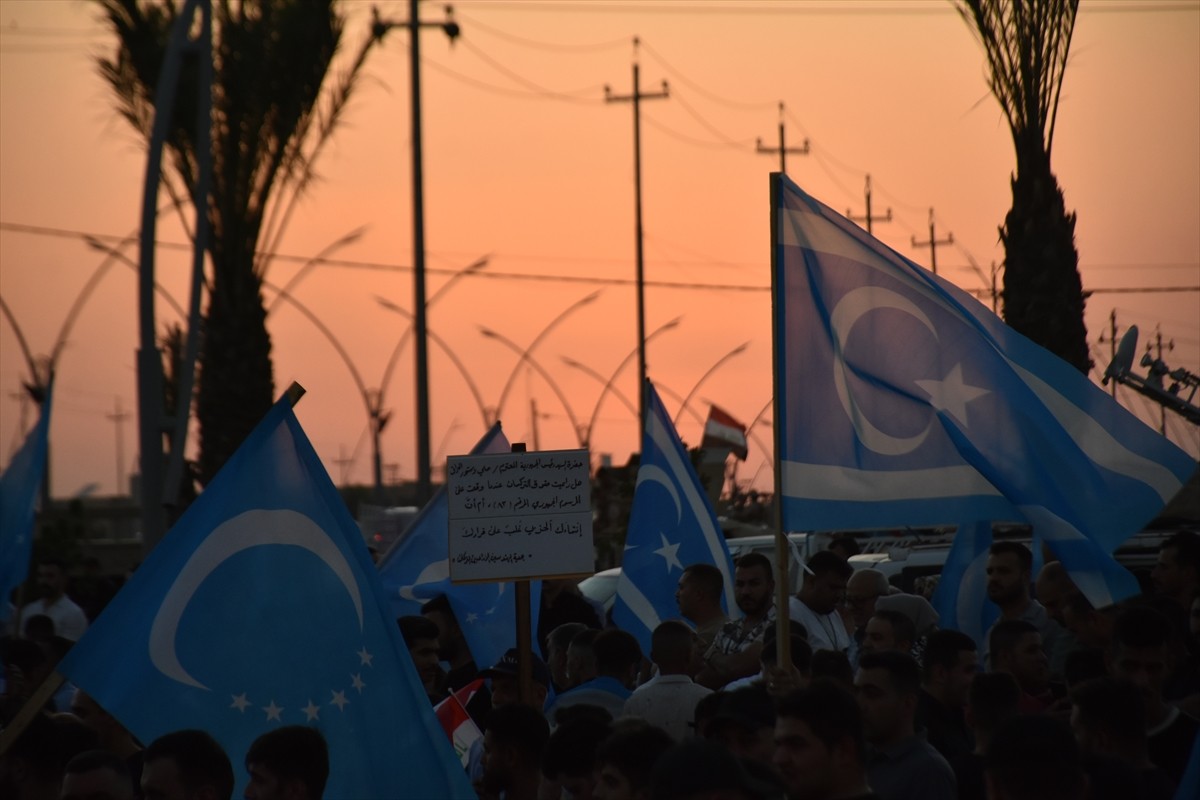 Irak'ın Kerkük kentinde Türkmenler, Irak Türkmen Cephesi'nin (ITC) çağrısı üzerine Kürdistan...