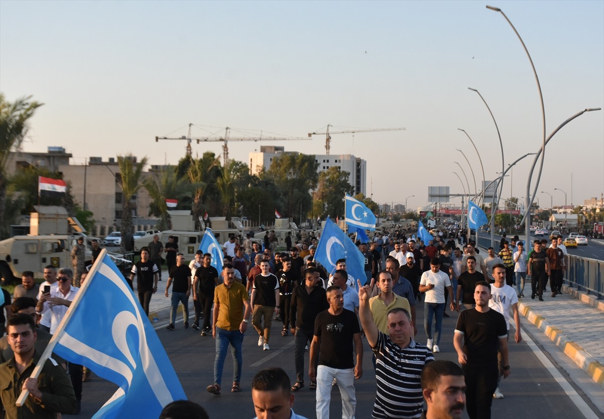 Irak'ın Kerkük kentinde Türkmenler, Irak Türkmen Cephesi'nin (ITC) çağrısı üzerine Kürdistan...