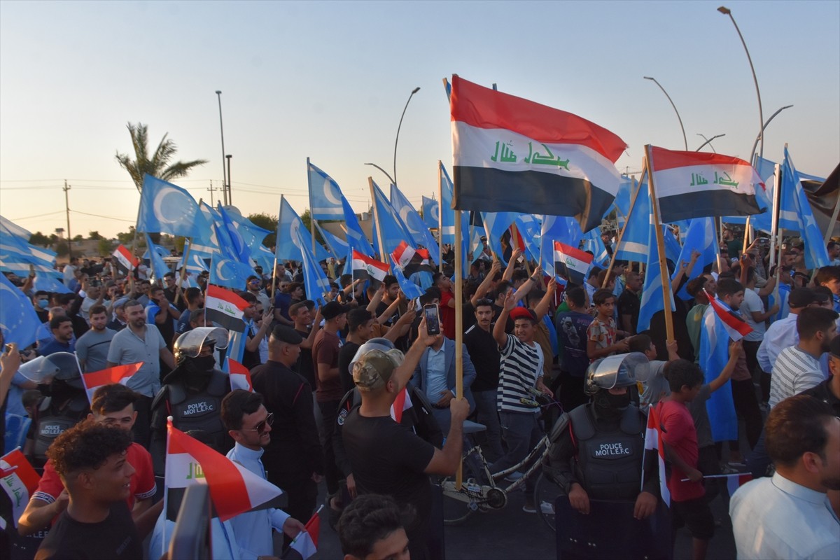 Irak'ın Kerkük kentinde Türkmenler, Irak Türkmen Cephesi'nin (ITC) çağrısı üzerine Kürdistan...