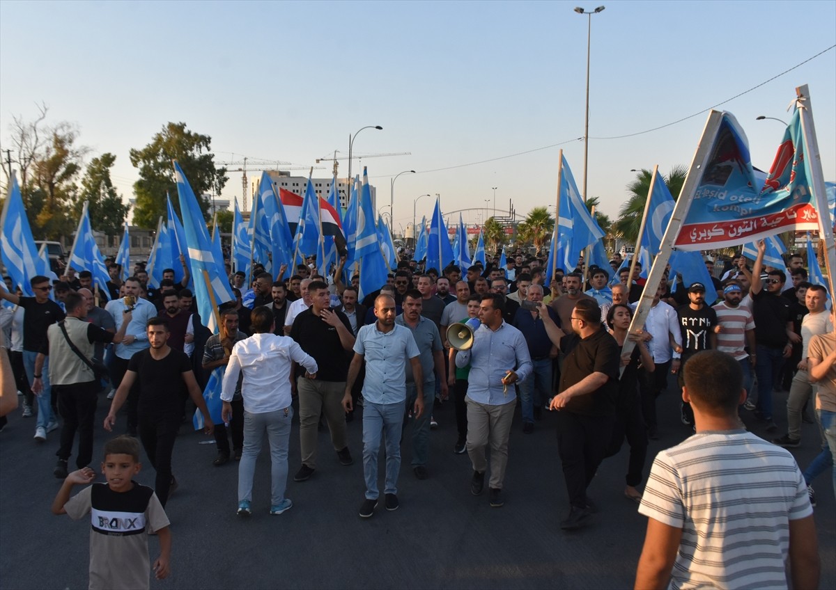 Irak'ın Kerkük kentinde Türkmenler, Irak Türkmen Cephesi'nin (ITC) çağrısı üzerine Kürdistan...