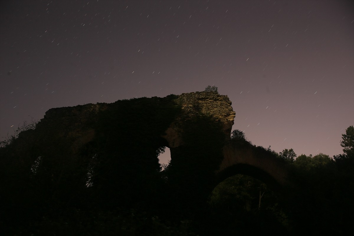 Kocaeli'nin İzmit ilçesindeki antik su kemerinde "Perseid meteor yağmuru" gözlemlendi. Milattan...