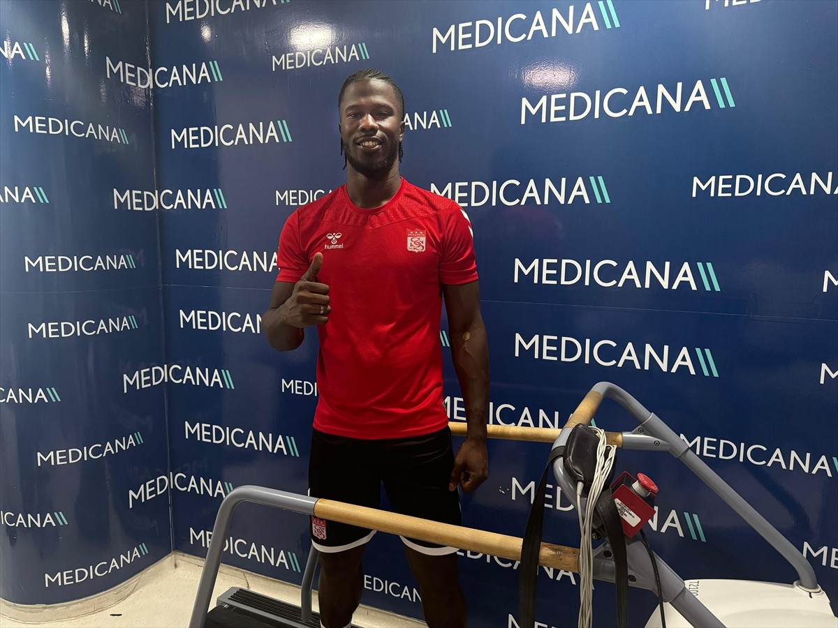 Trendyol Süper Lig ekiplerinden Net Global Sivasspor'un yeni transferi Keita Balde, sağlık...