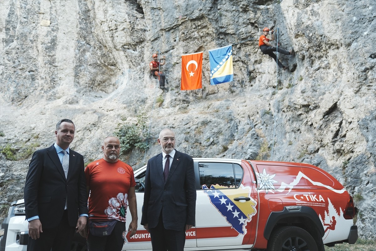 Türk İşbirliği ve Koordinasyon Ajansı Başkanlığınca (TİKA), arama kurtarma faaliyetlerinde...