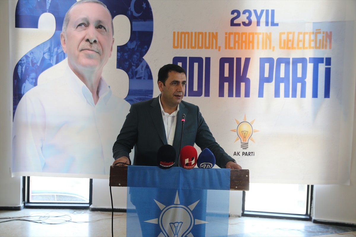 Hakkari'de AK Parti'nin 23. kuruluş yıl dönümünü dolayısıyla program düzenlendi. Hakkari...