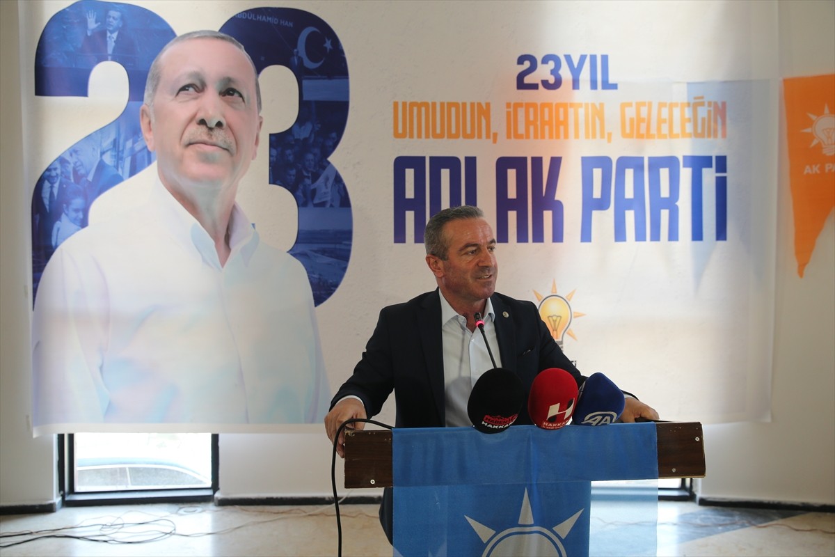 Hakkari'de AK Parti'nin 23. kuruluş yıl dönümünü dolayısıyla program düzenlendi. Hakkari...