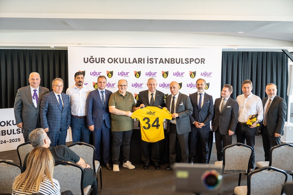 Trendyol 1. Lig ekiplerinden İstanbulspor, yeni sezon için Uğur Okulları'yla isim sponsorluğu...