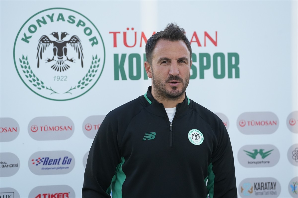 TÜMOSAN Konyaspor, Galatasaray ile oynayacakları maçın hazırlıklarını Kayacık Tesisleri'ndeki...