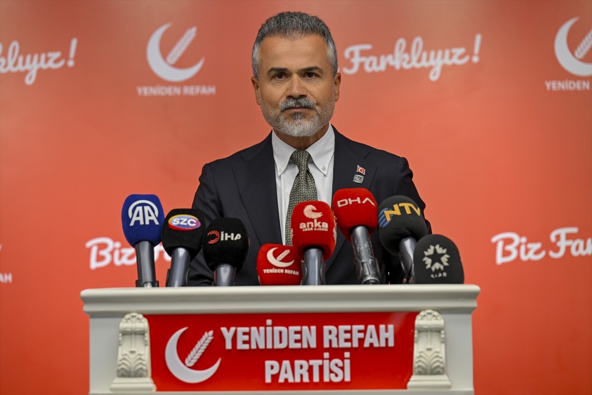 Yeniden Refah Partisi Genel Başkan Yardımcısı Suat Kılıç, parti genel merkezinde düzenlenen Merkez...