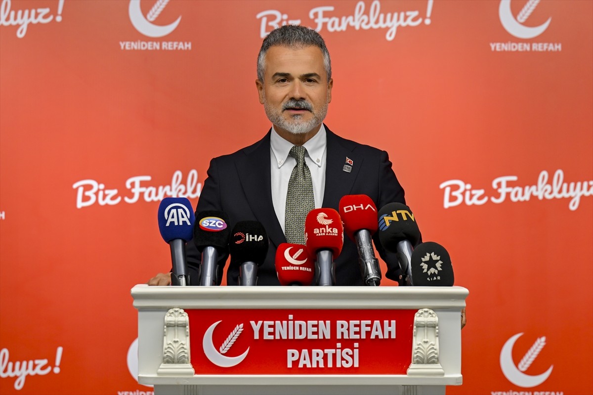 Yeniden Refah Partisi Genel Başkan Yardımcısı Suat Kılıç, parti genel merkezinde düzenlenen Merkez...