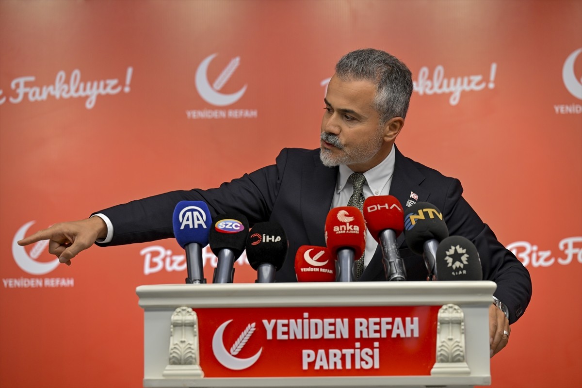 Yeniden Refah Partisi Genel Başkan Yardımcısı Suat Kılıç, parti genel merkezinde düzenlenen Merkez...