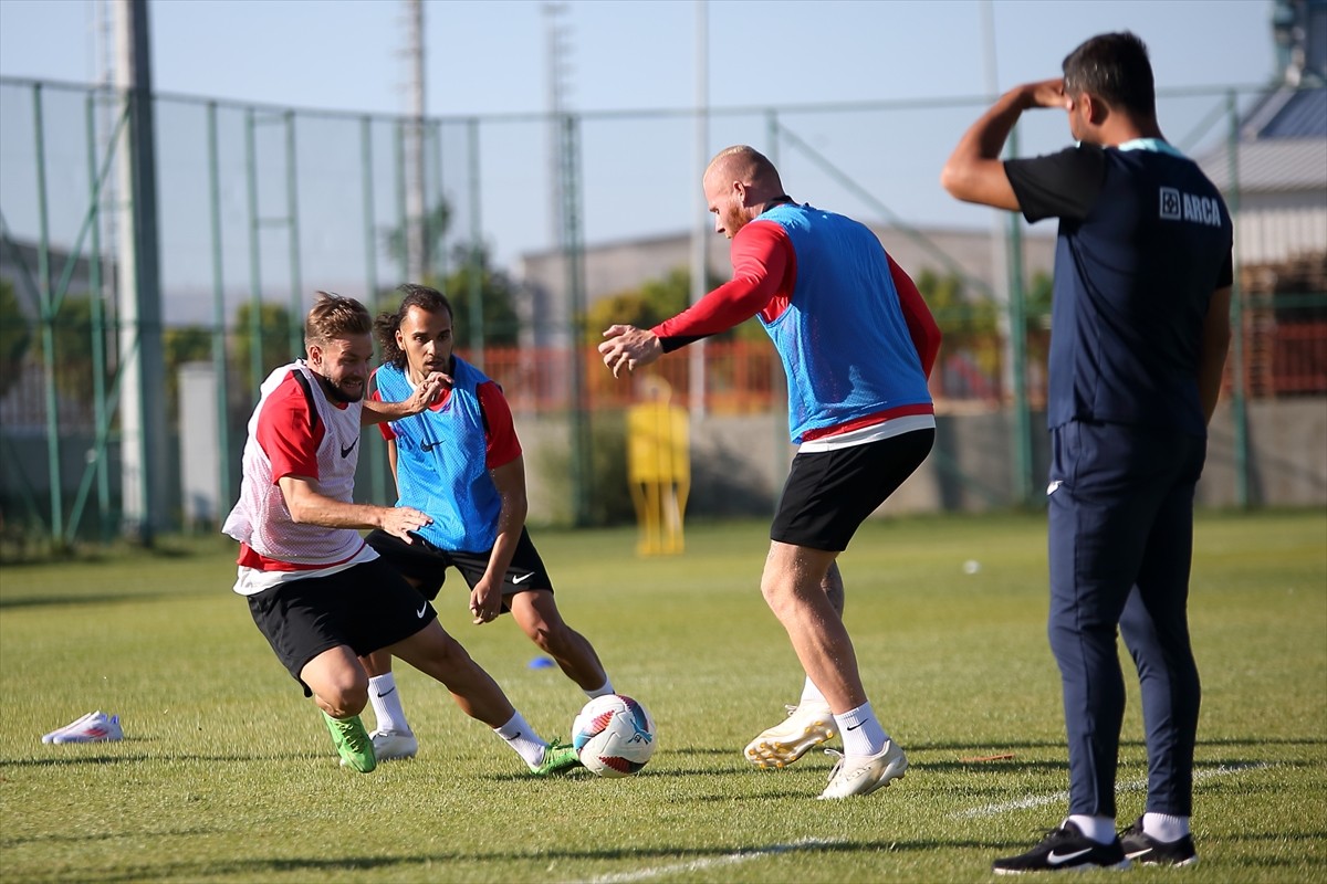 Ahlatcı Çorum FK, Trendyol 1. Lig'in 2. haftasında 18 Ağustos Pazar günü evinde Fatih Karagümrük...