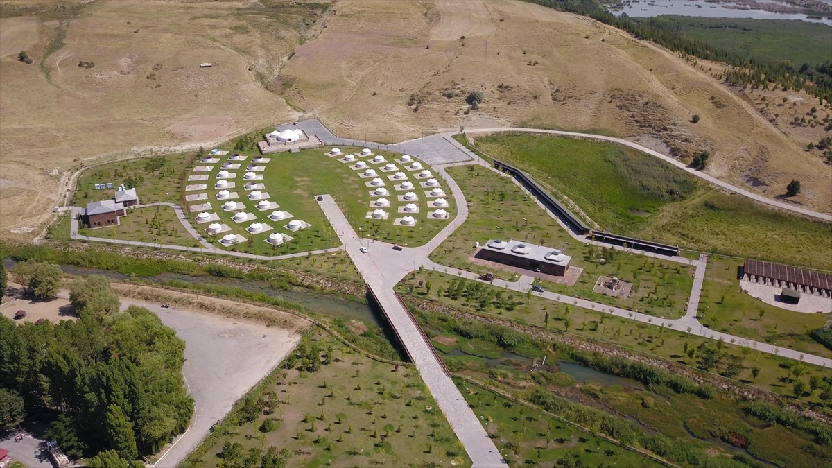 Bitlis'in Ahlat ilçesinde bu yıl 953. yıl dönümü kutlanacak olan Malazgirt Zaferi etkinlikleri...