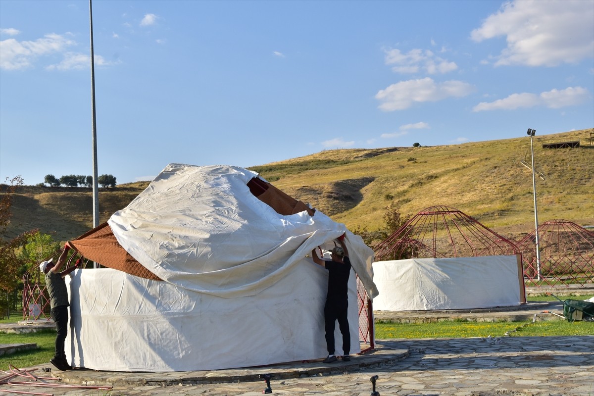 Bitlis'in Ahlat ilçesinde bu yıl 953. yıl dönümü kutlanacak olan Malazgirt Zaferi etkinlikleri...