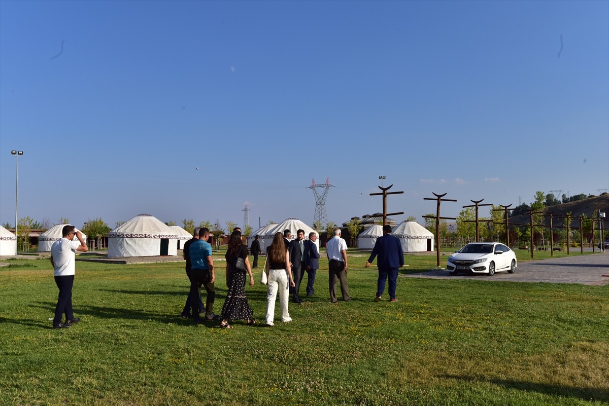 Bitlis'in Ahlat ilçesinde bu yıl 953. yıl dönümü kutlanacak olan Malazgirt Zaferi etkinlikleri...