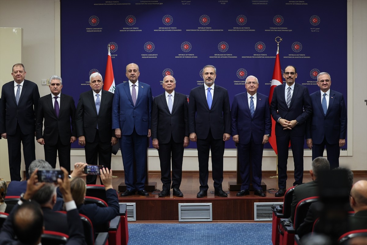 Dışişleri Bakanı Hakan Fidan, Irak Başbakan Yardımcısı ve Dışişleri Bakanı Fuad Hüseyin...