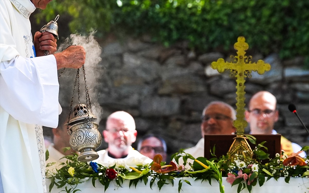 İzmir'in Selçuk ilçesinde bulunan, Hazreti İsa'nın annesi Meryem Ana'nın son yerleşim yeri olarak...