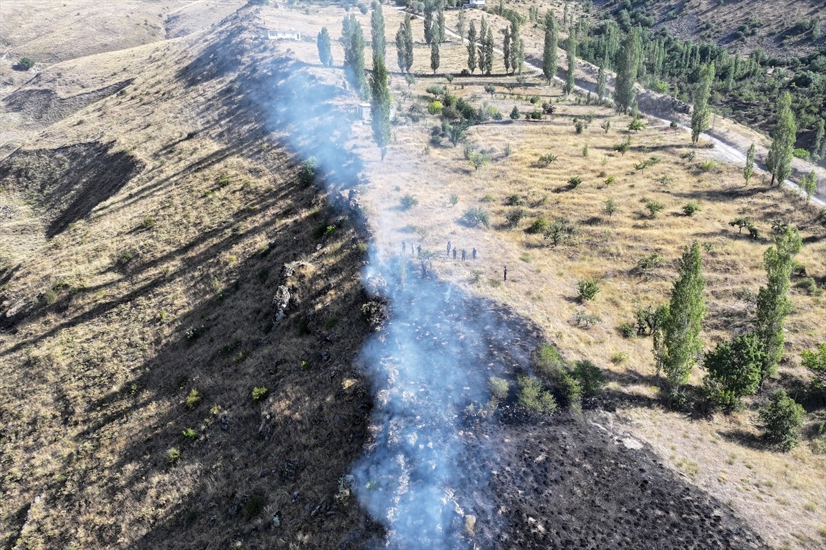 Kayseri'nin Hacılar ilçesinde otluk alanda çıkan yangın söndürüldü.