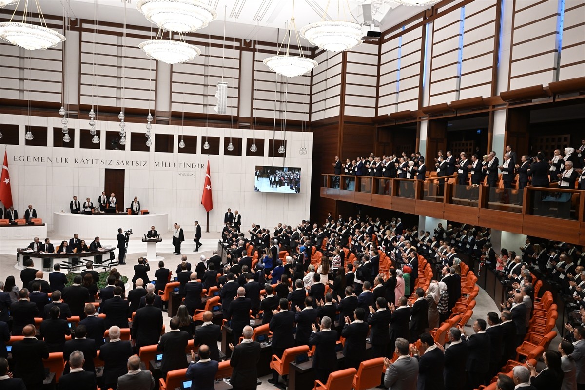 TBMM Genel Kurul Salonu'nda, TBMM Filistin Konulu Olağanüstü Toplantısı düzenlendi.