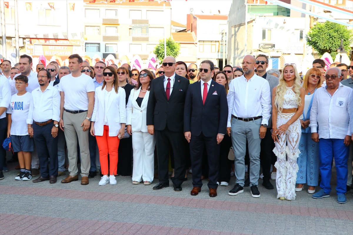 Tekirdağ'ın Hayrabolu ilçesinde düzenlenen "32. Ayçiçeği Festivali" başladı. Etkinlikte, protokol...