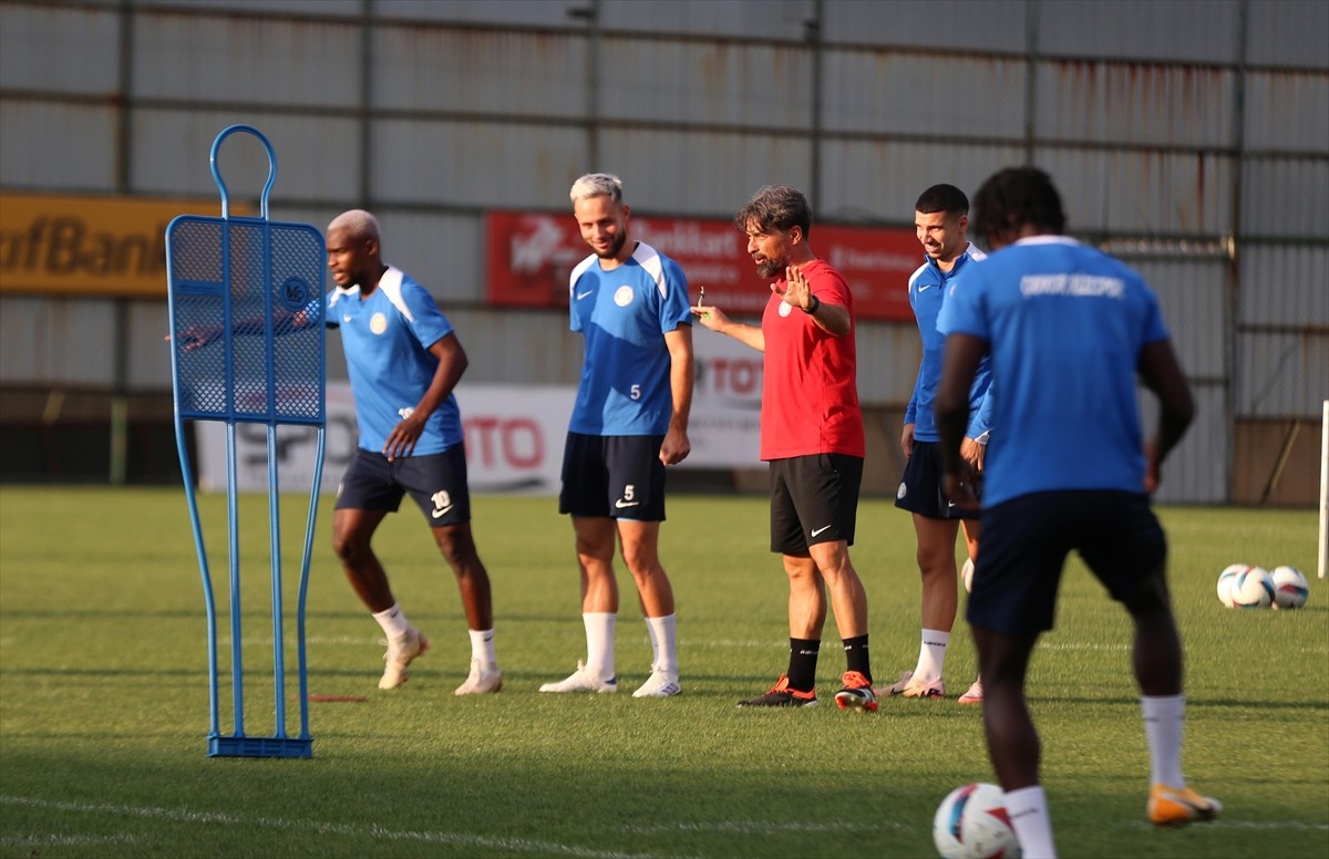 Trendyol Süper Lig'in 2. haftasında, deplasmanda Adana Demirspor ile karşılaşacak Çaykur...