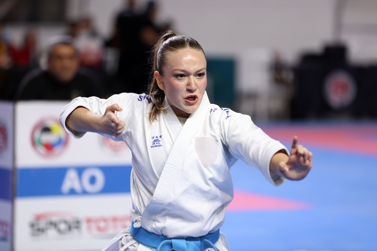 Türkiye Ümit, Genç, 21 Yaş Altı Karate Şampiyonası ve milli takım seçmeleri Sivas'ta başladı....