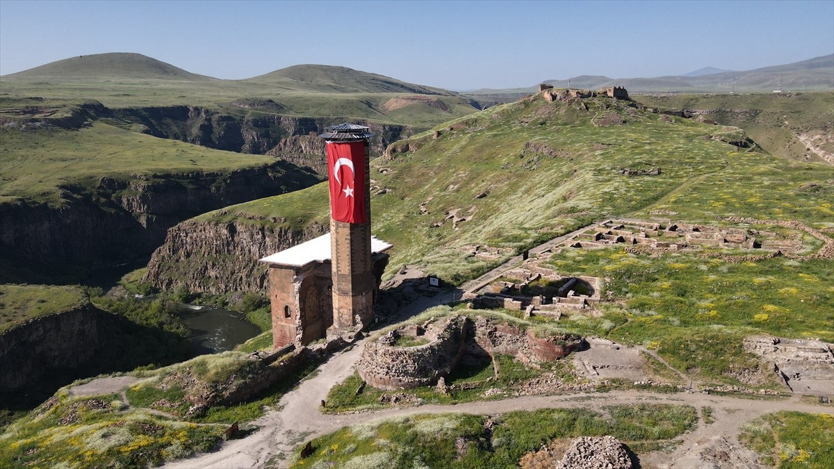 Kültür ve Turizm Bakanlığı, Anadolu'nun ilk Türk-İslam şehri olan Ani tarihi kentinin 960'ıncı...