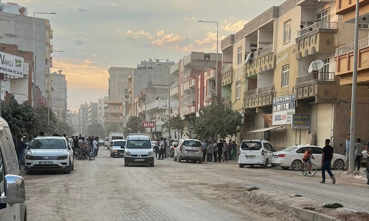 Şanlıurfa'nın Suruç ilçesinde iki aile arasındaki kavgada 4 kişi yaralandı.