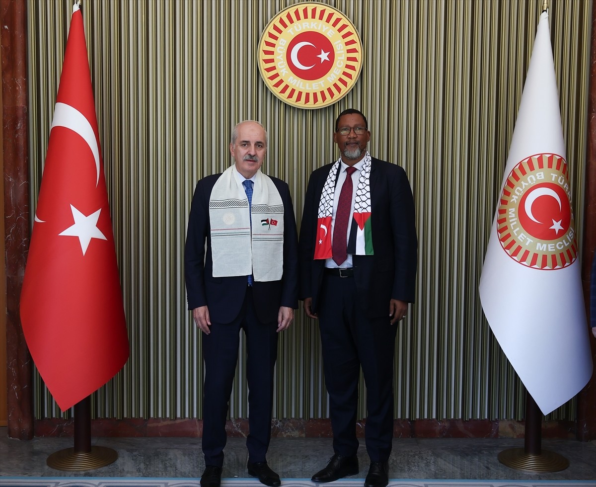 TBMM Başkanı Numan Kurtulmuş (solda), Nelson Mandela'nın torunu, Güney Afrika Ulusal Meclisi...