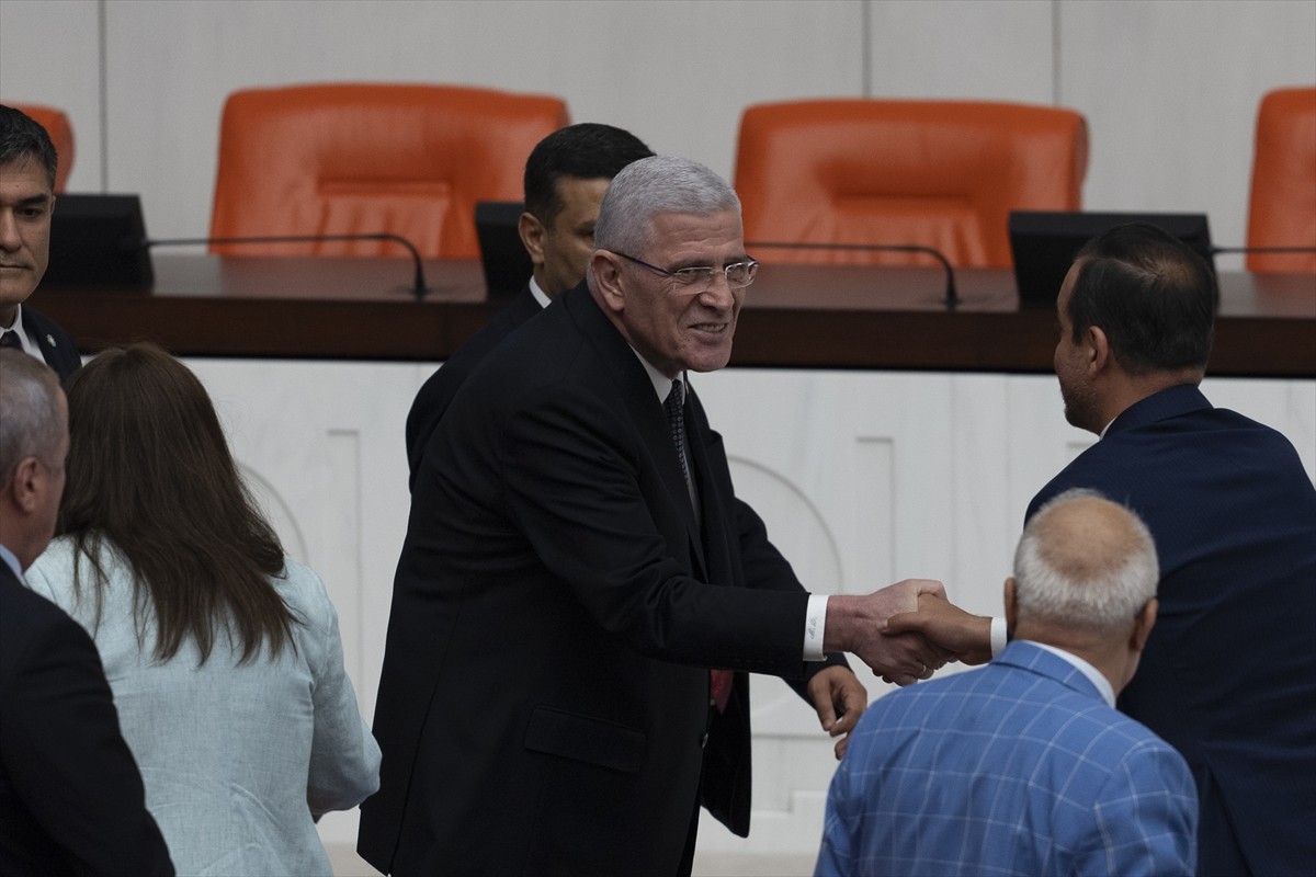 TBMM Genel Kurulu, Meclis Başkanvekili Bekir Bozdağ'ın başkanlığında, CHP'nin "Anayasa...