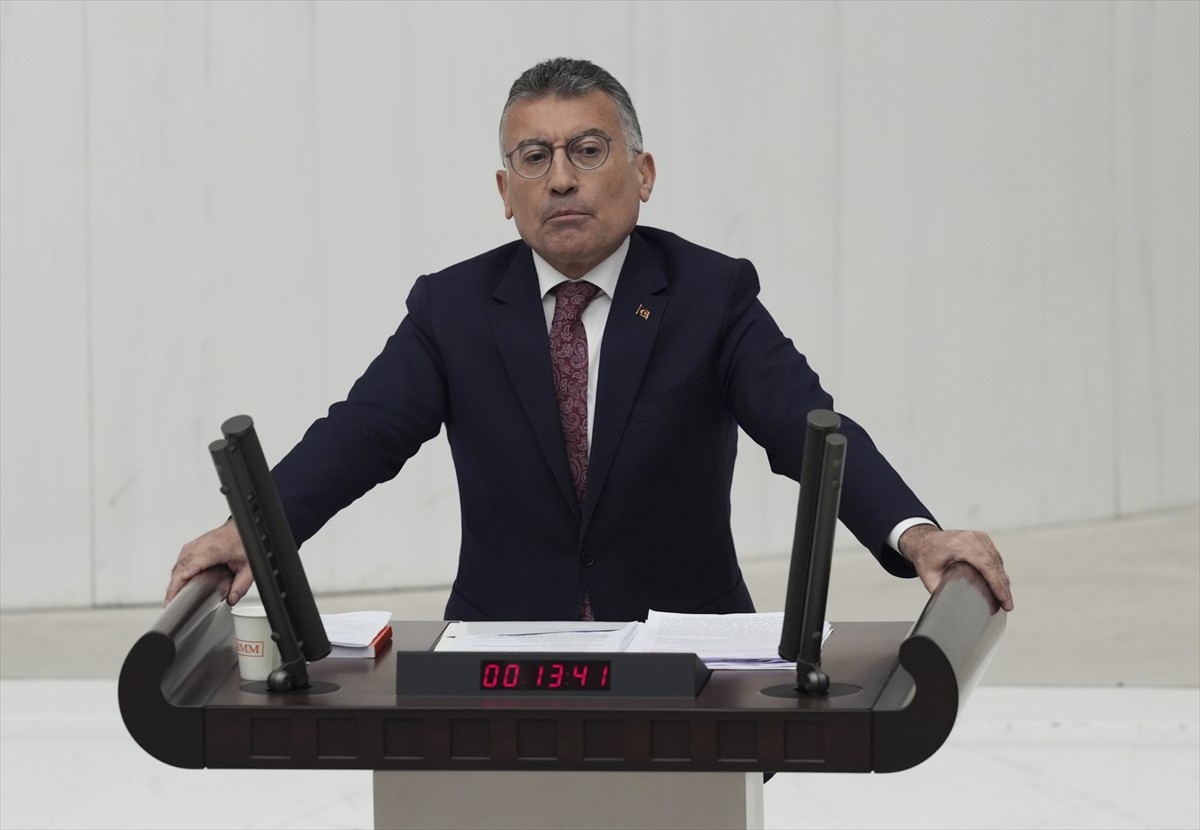 TBMM Genel Kurulunda, CHP'nin "Anayasa Mahkemesinin Can Atalay'ın milletvekilliğinin düşmesi...