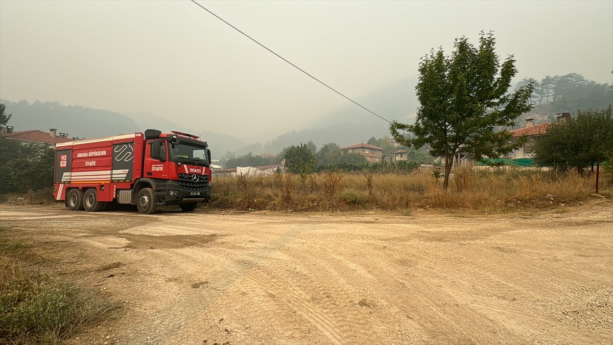 Bolu'nun Göynük ilçesinde ormanlık alanda çıkan yangını söndürme çalışmaları 45 saattir devam...