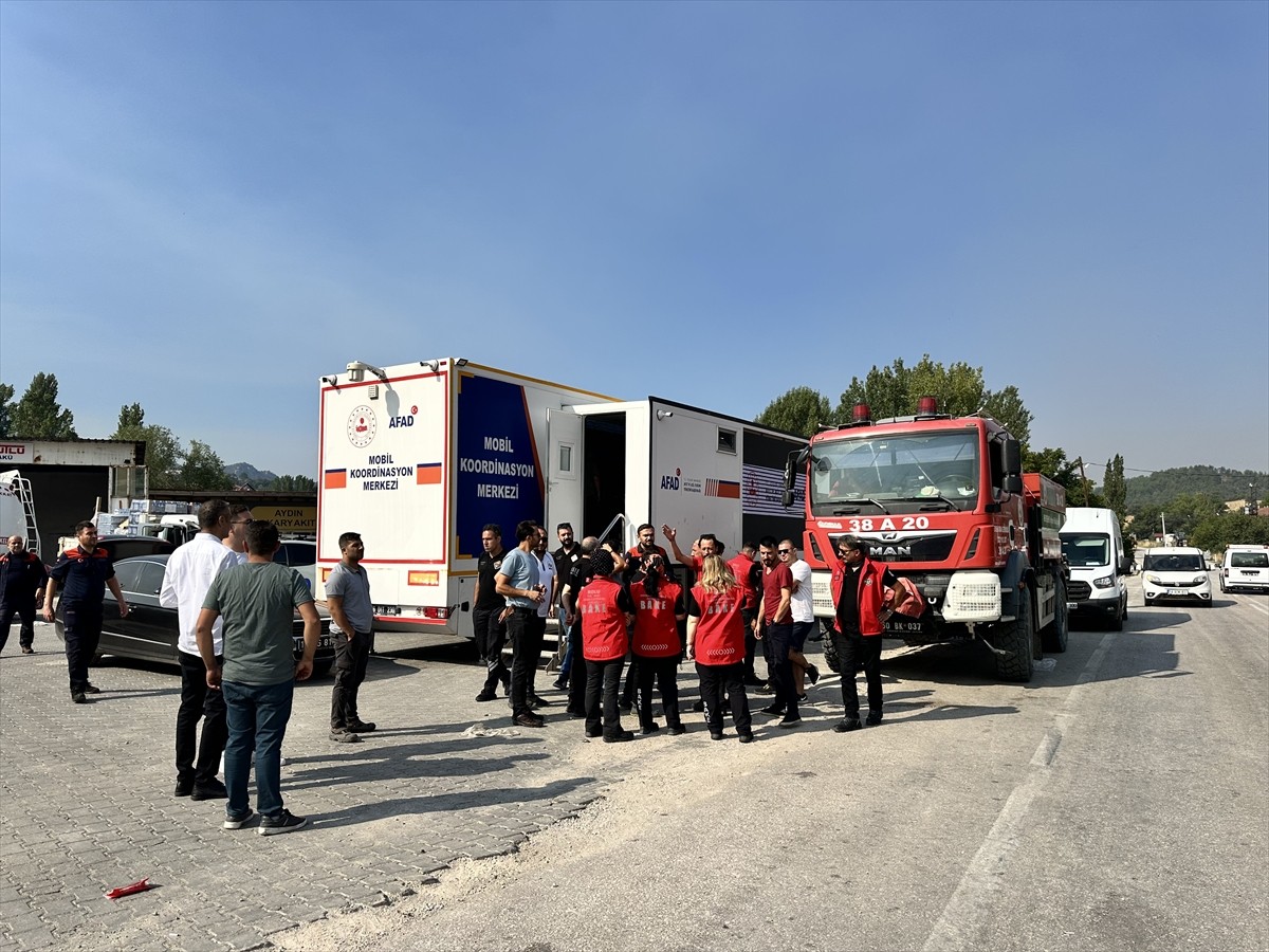 Bolu'nun Göynük ilçesinde ormanlık alanda çıkan yangını söndürme çalışmaları 45 saattir devam...