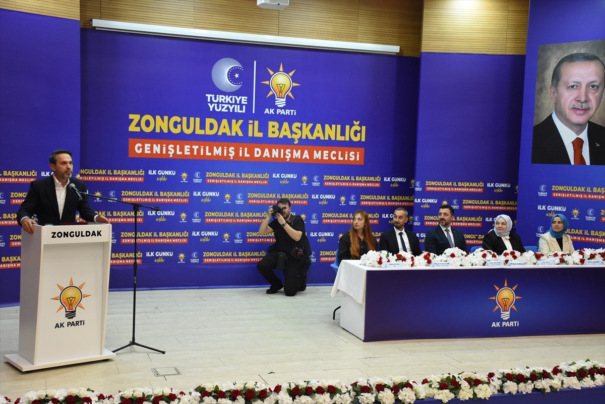 Enerji ve Tabii Kaynaklar Bakanı Alparslan Bayraktar, Gençlik ve Spor İl Müdürlüğü Konferans...