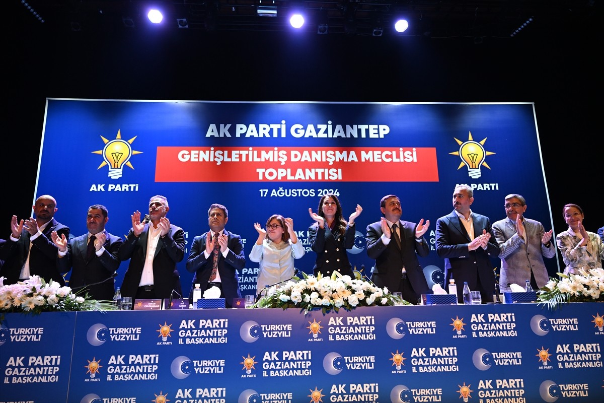 Gaziantep'te Onat Kutlar Konferans Salonu'nda "AK Parti Gaziantep Genişletilmiş İl Danışma...