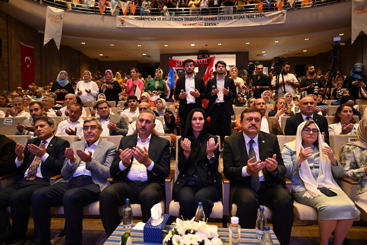 Gaziantep'te Onat Kutlar Konferans Salonu'nda "AK Parti Gaziantep Genişletilmiş İl Danışma...