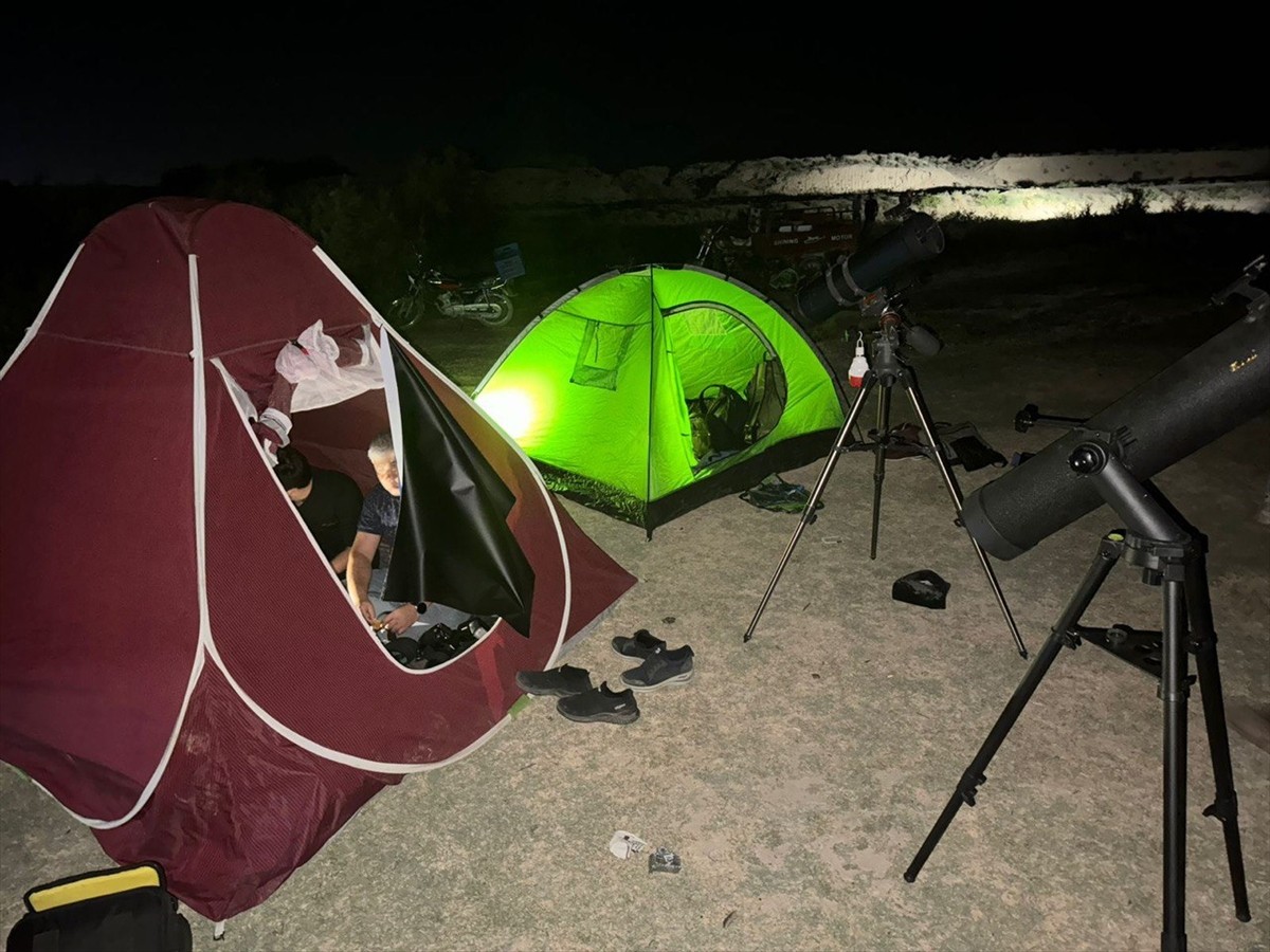 Irak'ın Kerkük kentinin güneyinde, ışık kirliliğinin en az olduğu Zap nahiyesi yakınında Gökyüzü...