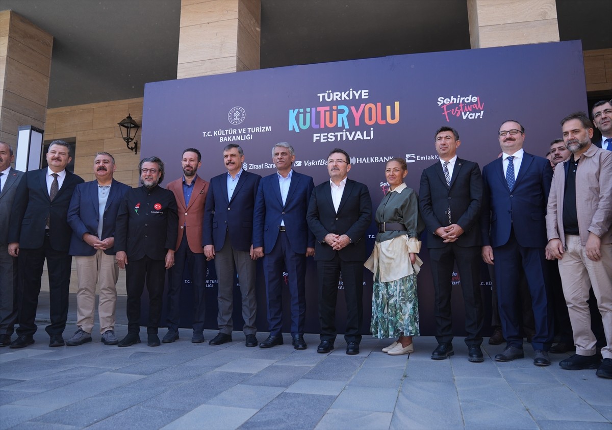 Kültür ve Turizm Bakanlığınca düzenlenen "Erzurum Kültür Yolu Festivali" başladı. Festivalin...