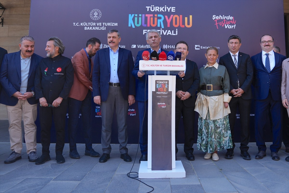 Kültür ve Turizm Bakanlığınca düzenlenen "Erzurum Kültür Yolu Festivali" başladı. Festivalin...