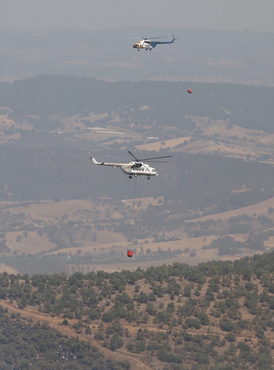 Manisa'nın Gördes ilçesinde başlayıp Salihli ve Gölmarmara ilçesine ulaşan orman yangınlarına...